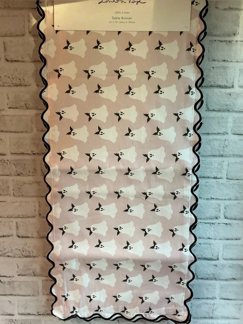 London Kaye Pretty Ghost Table Runner-16” x 7@“